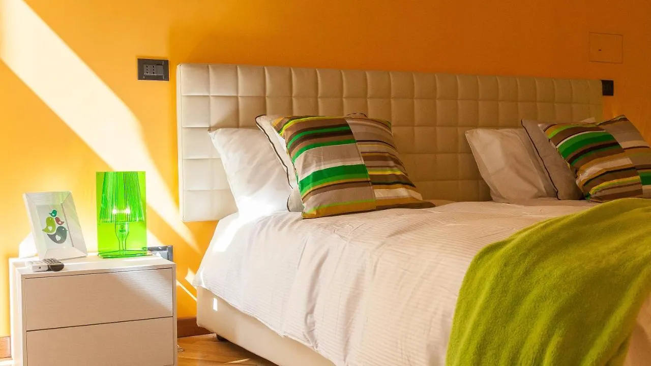 Trevi Colour- Rental In Rome Italy