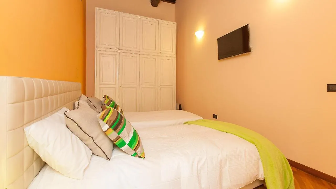 Trevi Colour- Rental In Roma Italia